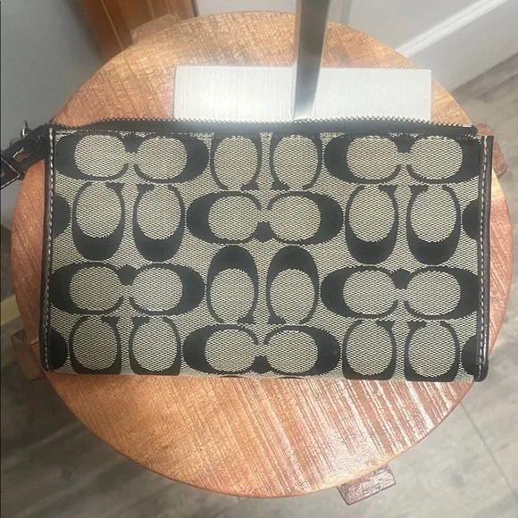 Coach Black and Cream Wallet - Picture 6 of 9